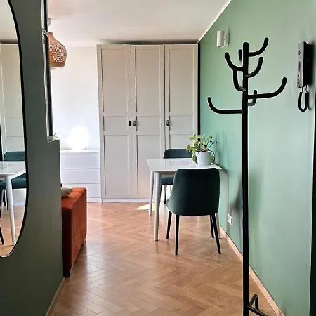 Fabryczna & Private Parking Apartmán