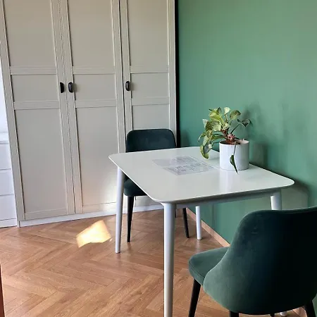 Apartmán Fabryczna & Private Parking *